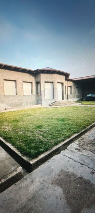 Xasanboy shaxar tarab uglovoy 10 sotu 32/31 fasad srochniy variyant