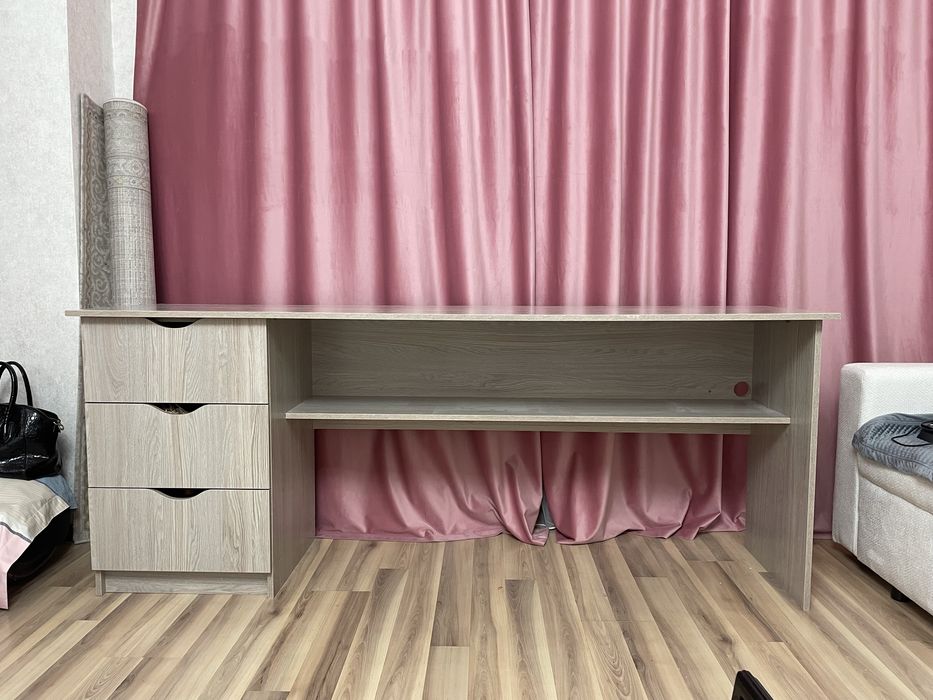 Письменный/компьютерный стол