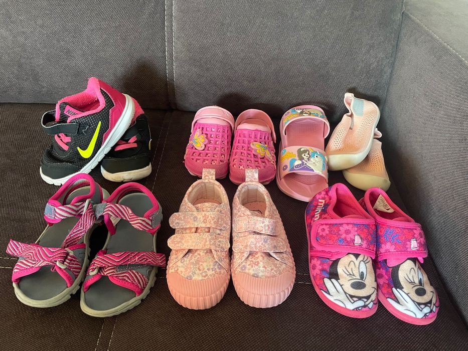 Lot hăinuțe și încălțăminte toate 120 lei