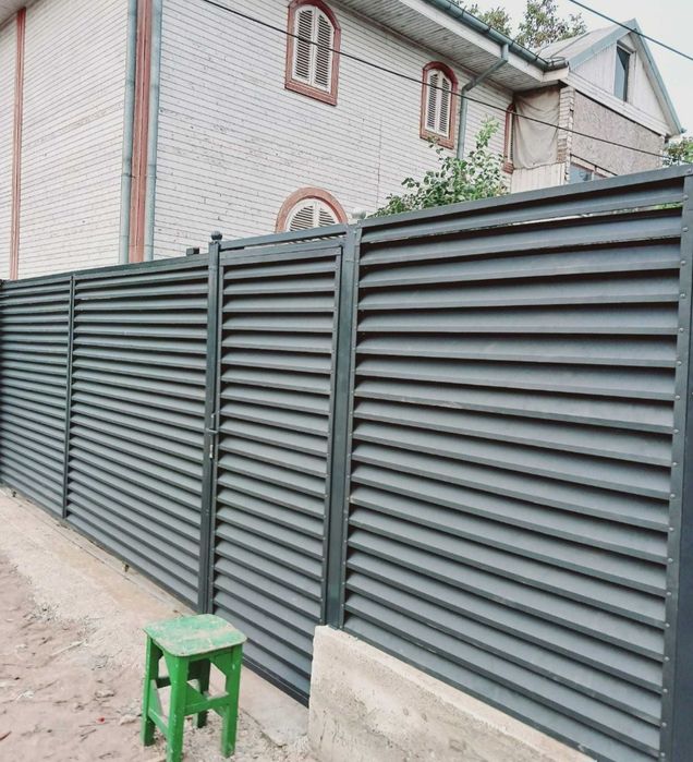 Executam garduri și porți la comanda clientului