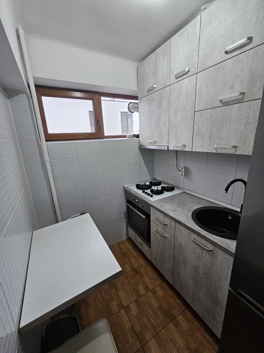 Vand Garsoniera Str Traian Pitesti