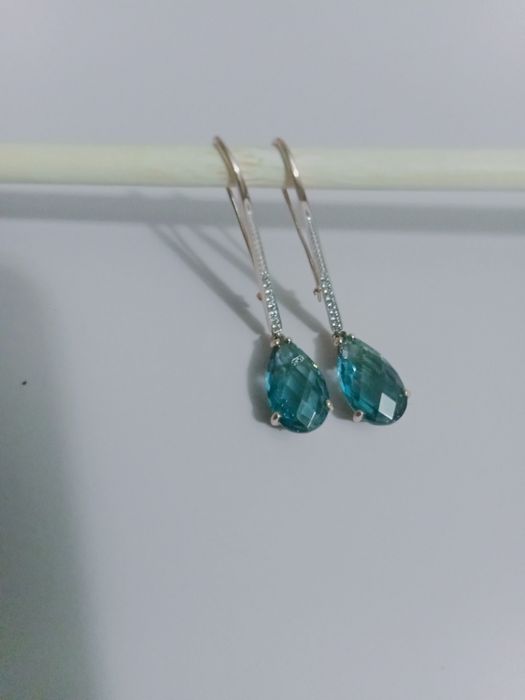 Золотые серьги с топазом