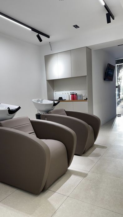 Продаётся готовый салон красоты в АРЕНДЕ в самом центре города