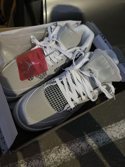 Jordan 4 Frozen Moments