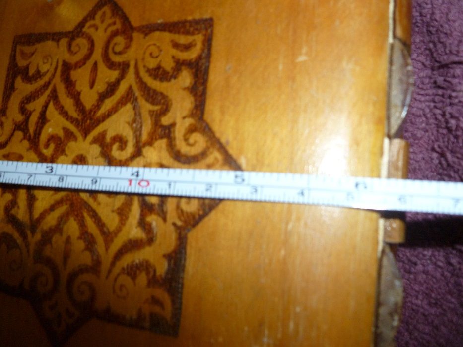 Стара дървена кутия за бижута