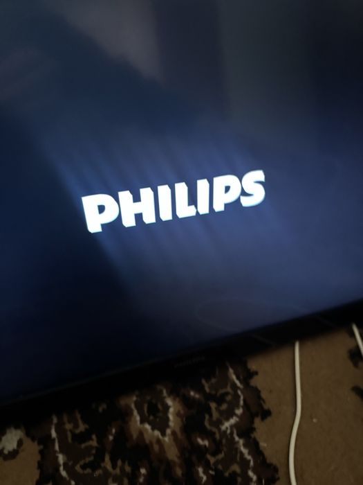 32-инчов телевизор Philips със захранващ кабел, без дистанционно управление