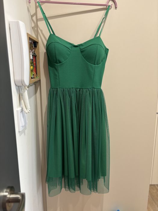 Дамска рокля с ластик на гърба