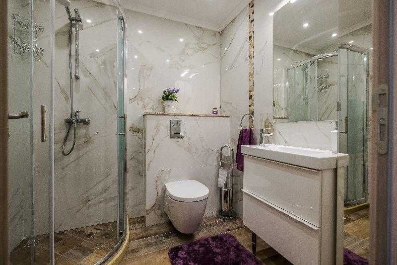 Продава се Тристаен апартамент в София, Стрелбище - 94 кв.м за 2000 €/кв.м - Снимка #2