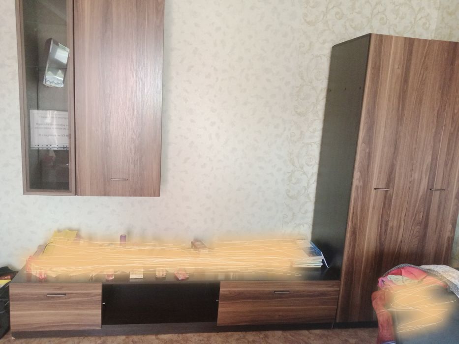 Продам стенку в зал