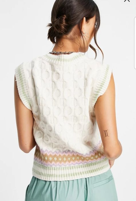 Плетен елек S/M пуловер без ръкави плътно плетиво топъл бежов розов ON