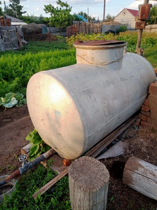 Продам алюминевую бочку