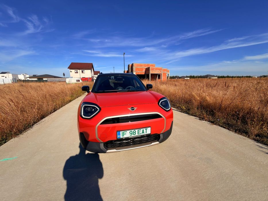Mini Aceman MINI Aceman 2025 | Favoured Trim + Pachet M | 185 CP | 10.500 km