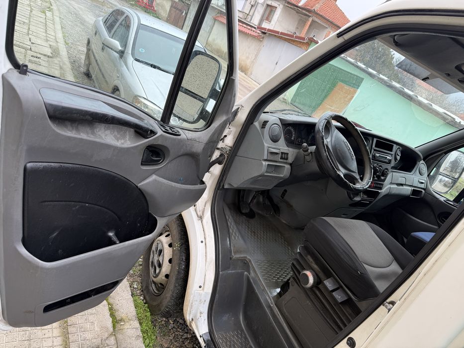 Хладилен бус за сладолед и замразени