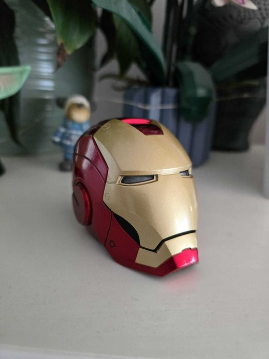 Casca Iron Man Mk III + Kitt Asamblare + Revista/Poster!