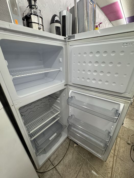 Хладирнек с фризер BEKO