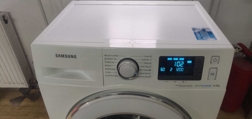 Masina de spalat rufe Samsung Eco bubble Slim / Ingust