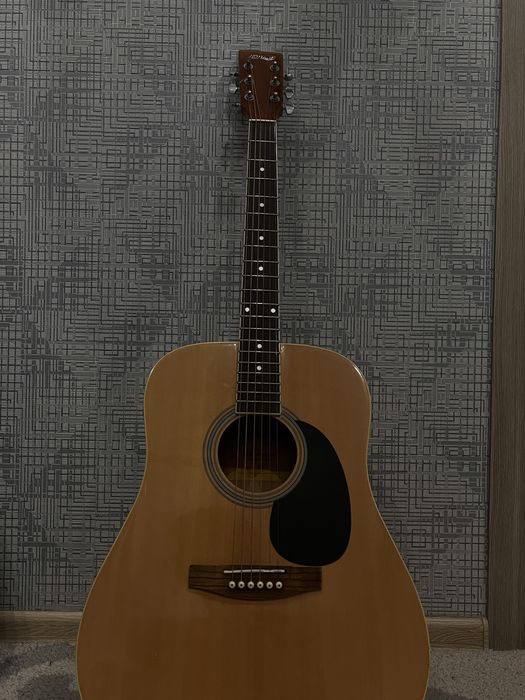 Гитара YAMAHA,