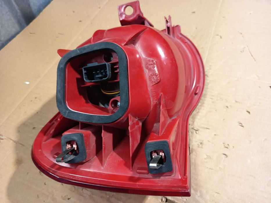 stop partea dreapta vw passat B6