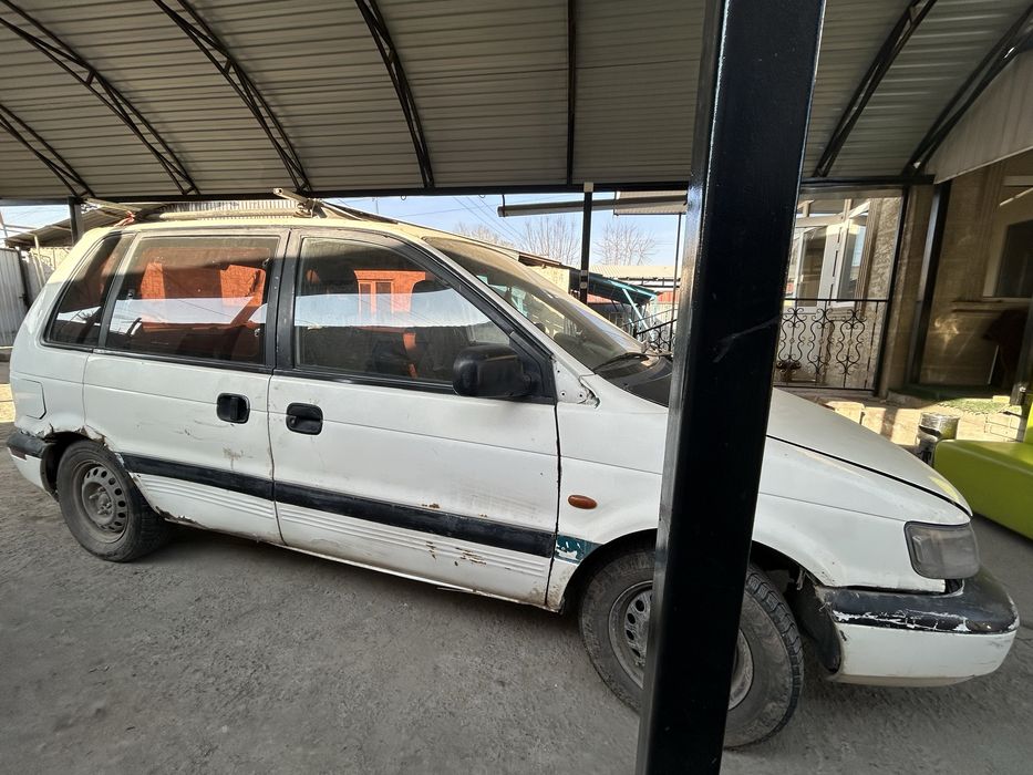 Mitsubishi Space Runner