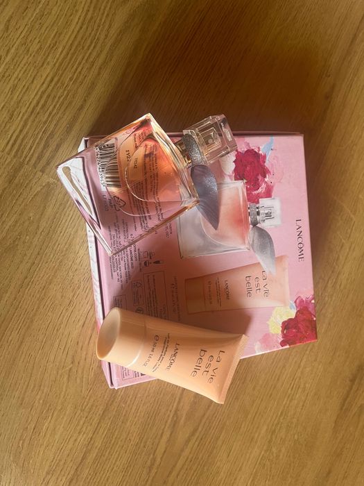 Парфюмза / тоалетна вода Lancôme La Vie Est Belle