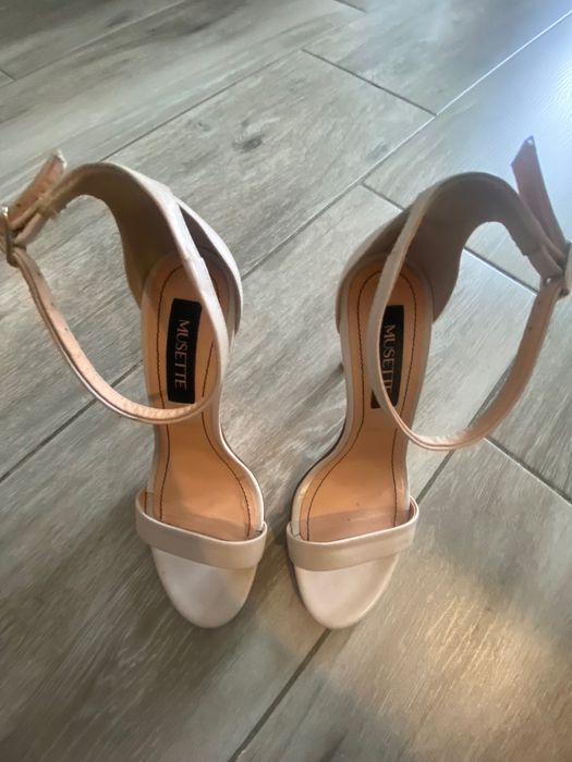 Pantofi cu toc Musette