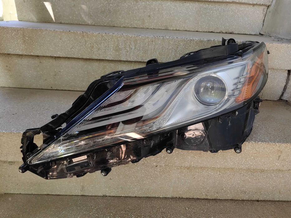 Фар Toyota Camry Xv70 2017 LED ляв / Фар Тойота Камри Оригинален