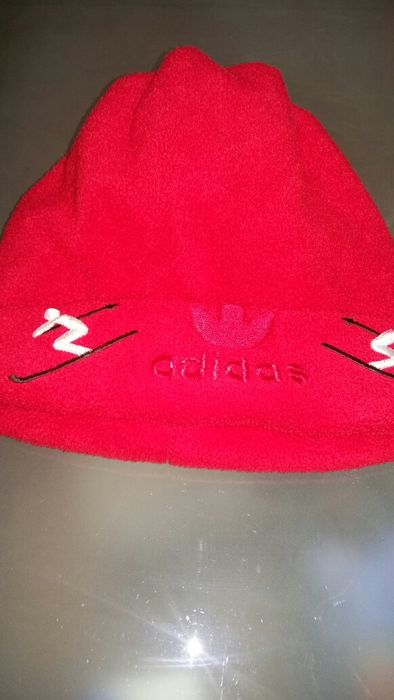 Зимна шапка адидас