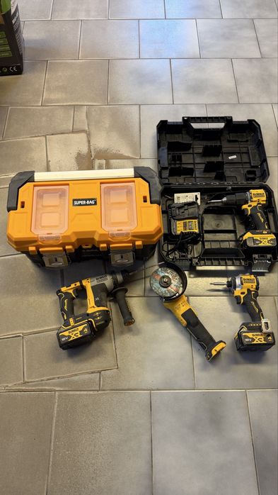 Комплект изструменти Dewalt