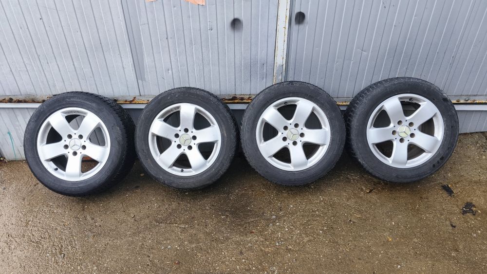 Продава се! Джанти 16 цола с зимни гуми  DEBICA 225/55/16