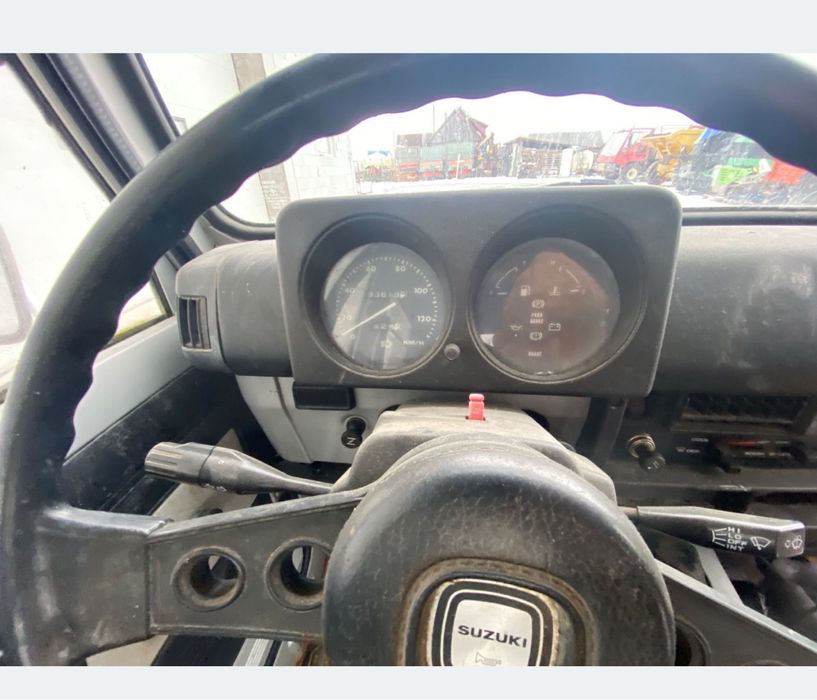 Suzuki Samurai necesita putina reparatie