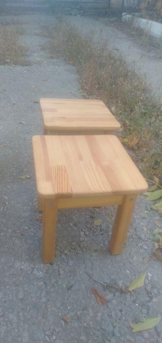 Табуретки  в наличии 4 штуку