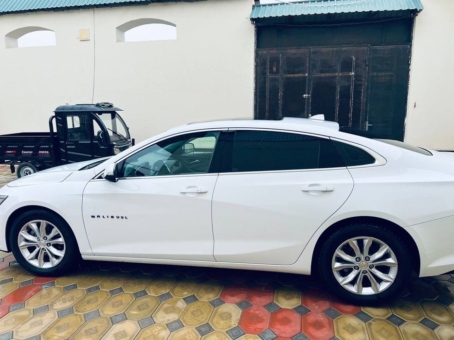 Malibu Sotiladi Rangi Oq