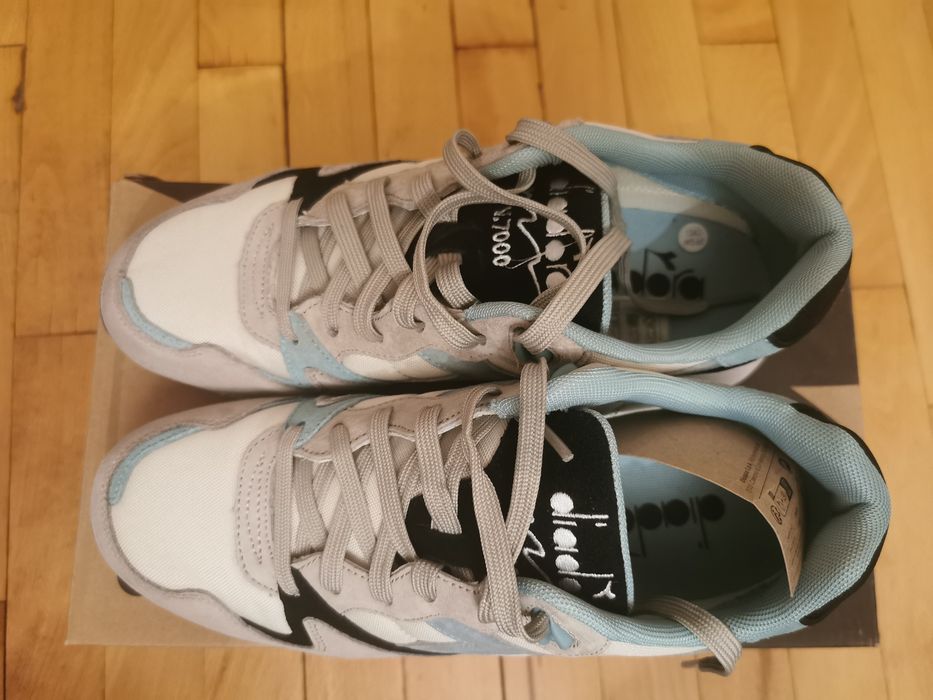 Diadora V7000.             W