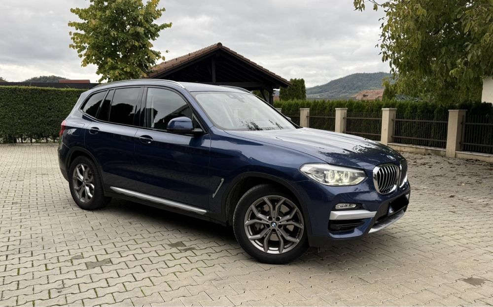 Se ofera spre vanzare BMW X3 30i