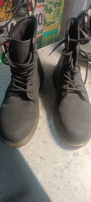 Продавам запазени Боти Тенденз