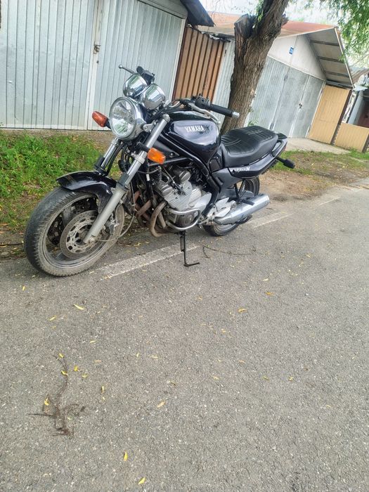 Vând motocicleta Yamaha Xj600N