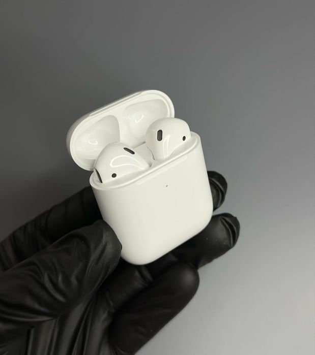 Apple AirPods 2 (Wireless Charging Case) – новые