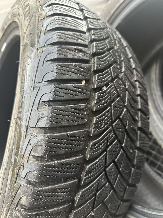 225 55 17 goodyear runflat iarna anvelope impecabile