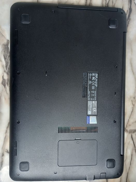 Лаптоп ASUS F555QA AMD A12-9720P 15,6 8gb DDR4 AMD Radeon R7