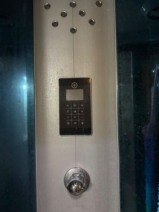 Продаю душевую кабину срочно