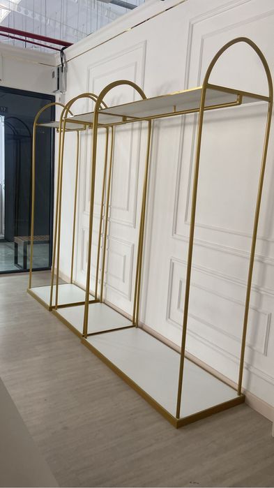 Мебели для магазина одежды