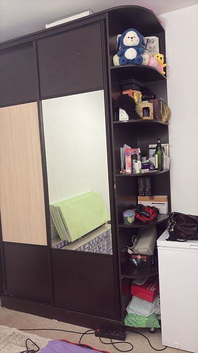 Продам шкаф отличном состояние торг есть)