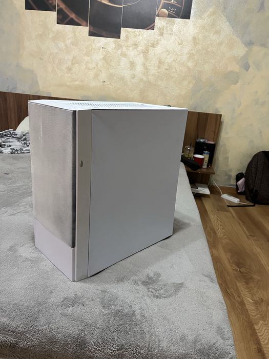 Carcasa first player