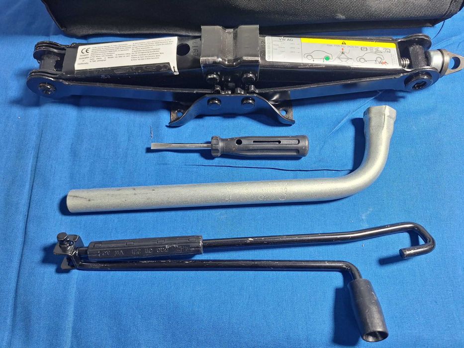 KIT Complet CRIC AUTO VW Golf Skoda Octavia Seat LEON + HUSA