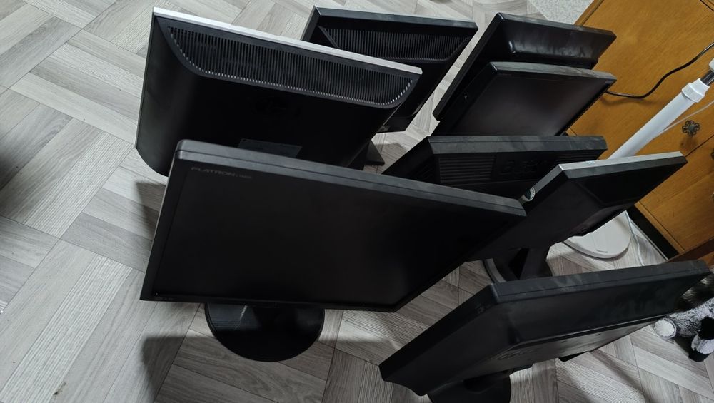 Продам мониторы разных фирм