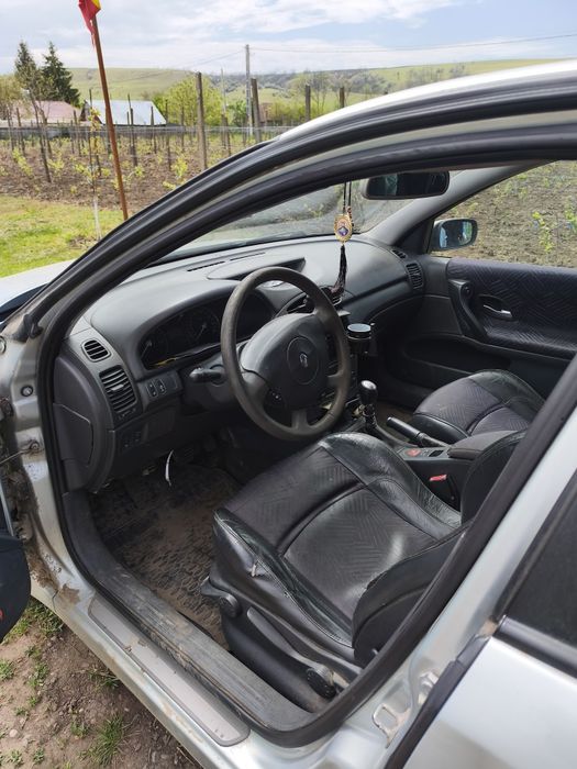 Laguna 1.9 din 2004