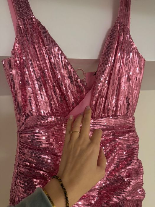 Rochii de seara noi cu eticheta