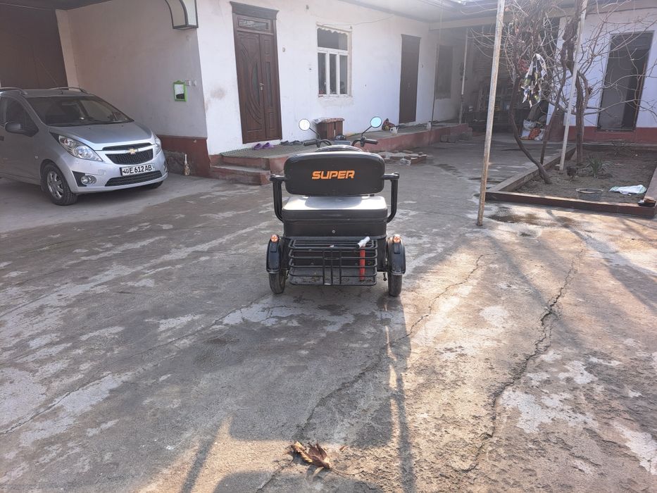 Elektra sukuter 3 olyoqlik