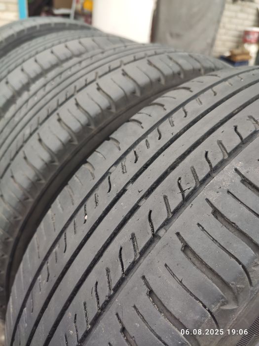 Шины с дисками и колпаками