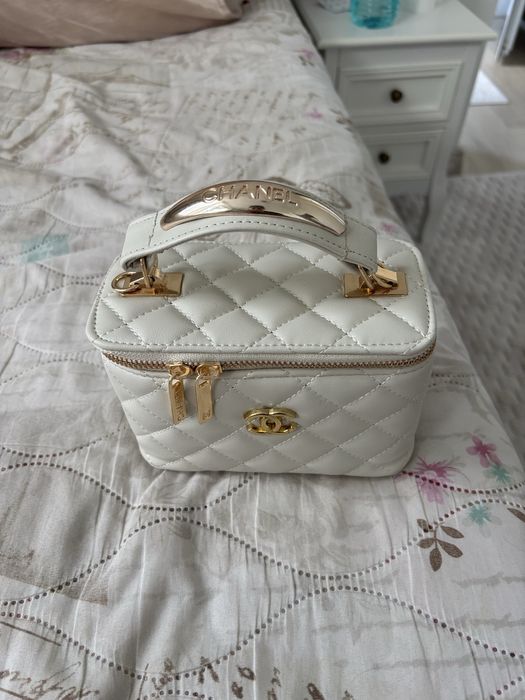 Бяла чанта Chanel
